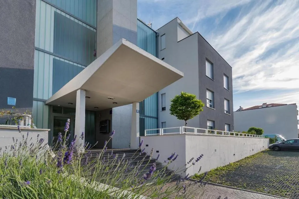Zigo Modern Studio Apartment Near Beach Σπλιτ
