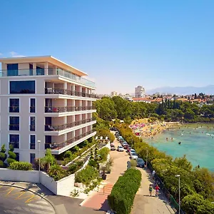 4* Hotel Harmony